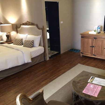 Chihpen Hotel Royal Kingdom Wenquan Bagian luar foto